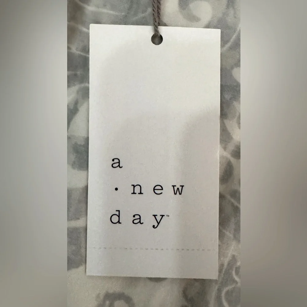 NWT Cream Windowpane Top (XL)